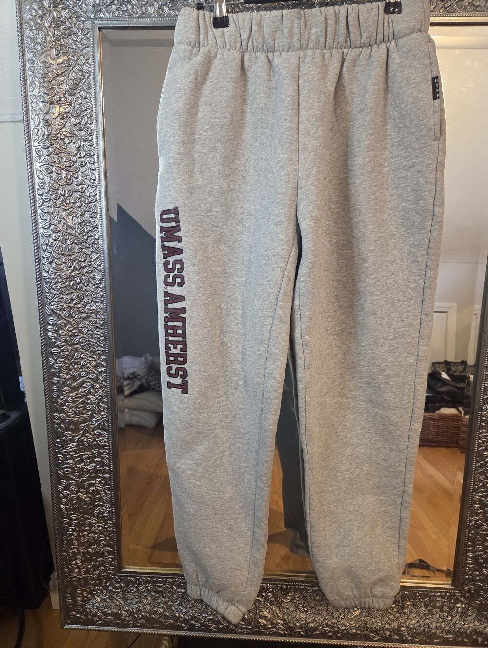 Hype & Vice UMass Amherst Grey Fleece Jogger Sweatpants - Size S